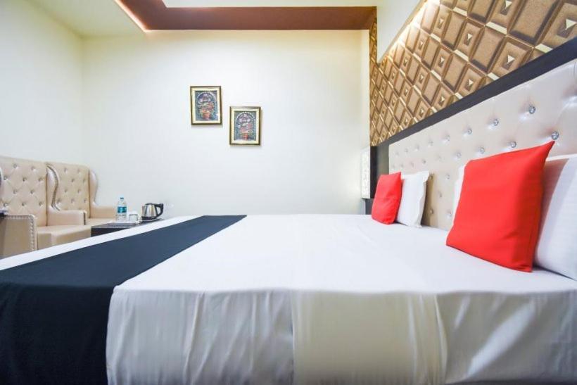 Hotel Ravi Residency Jalandhar Bagian luar foto